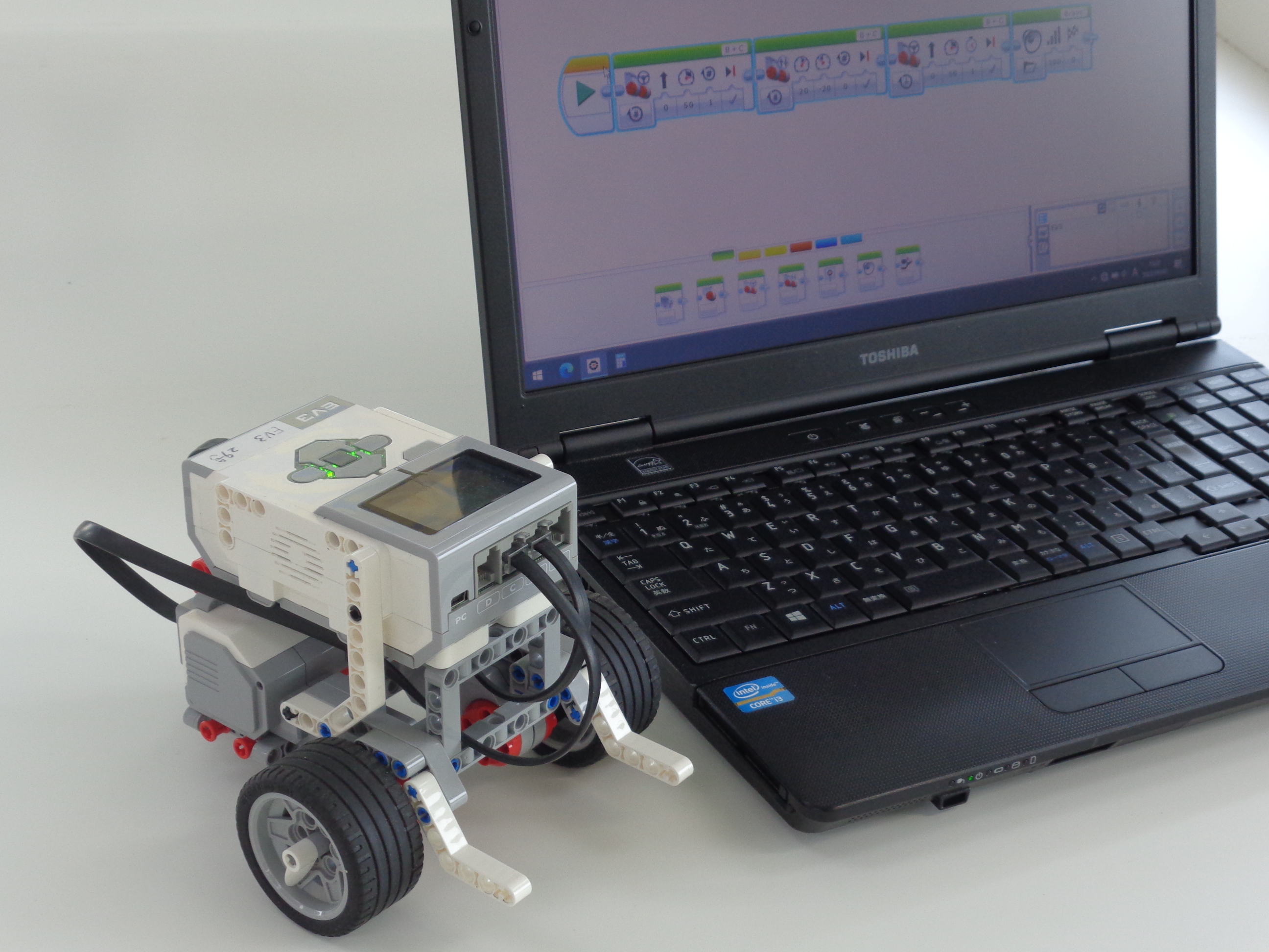 EV3とプログラミング用PC